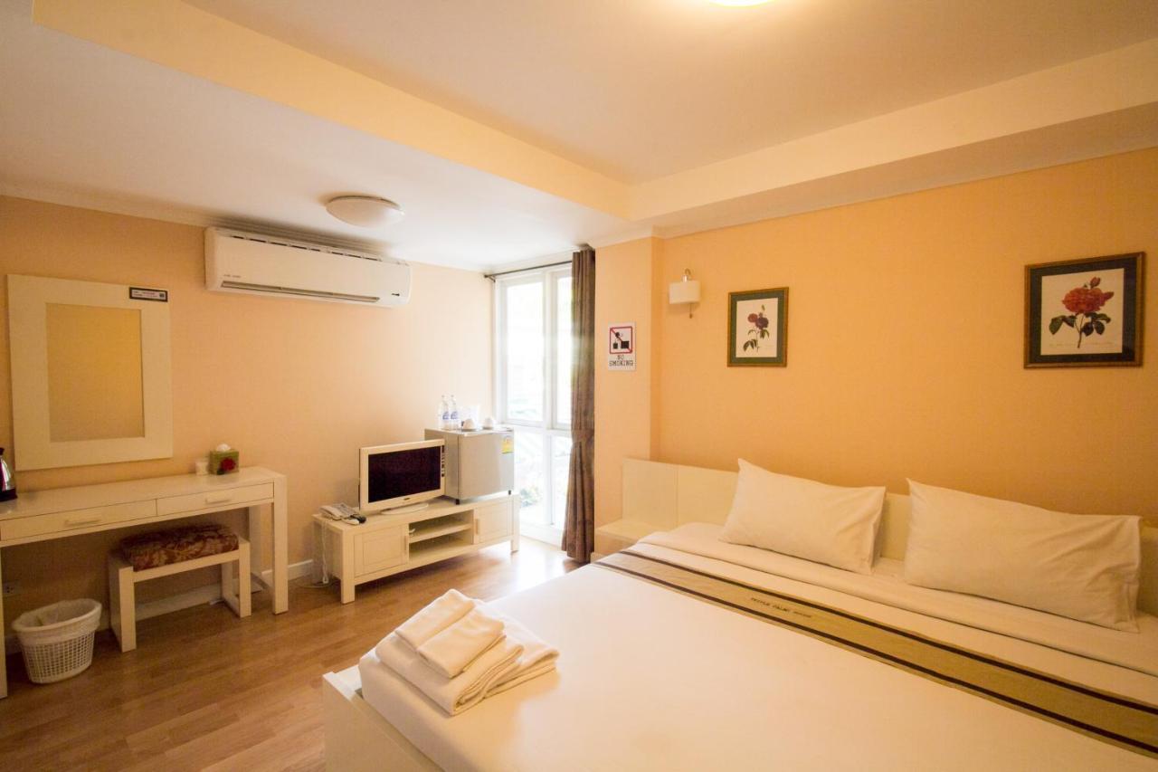 Triple Palms House Ξενοδοχείο Τσιάνγκ Μάι Εξωτερικό φωτογραφία