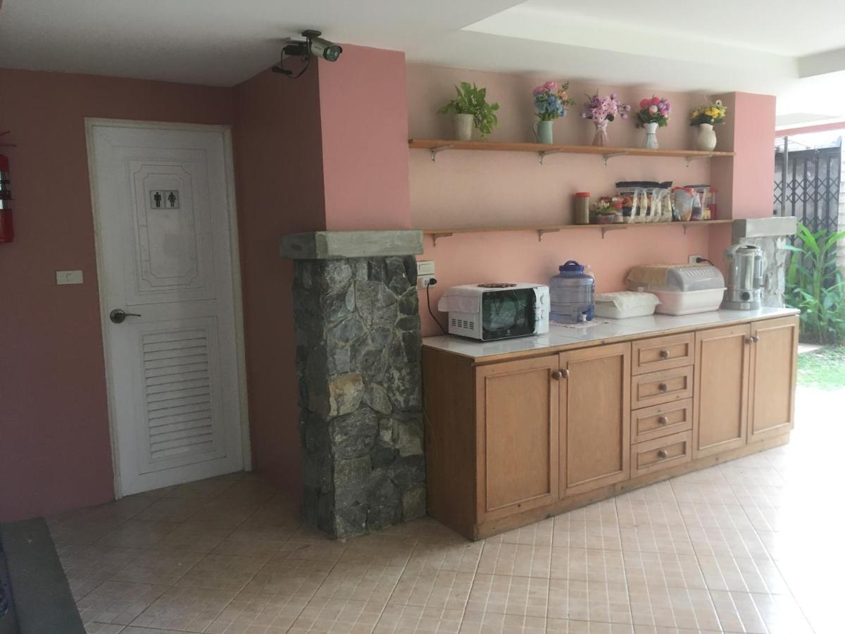 Triple Palms House Ξενοδοχείο Τσιάνγκ Μάι Εξωτερικό φωτογραφία