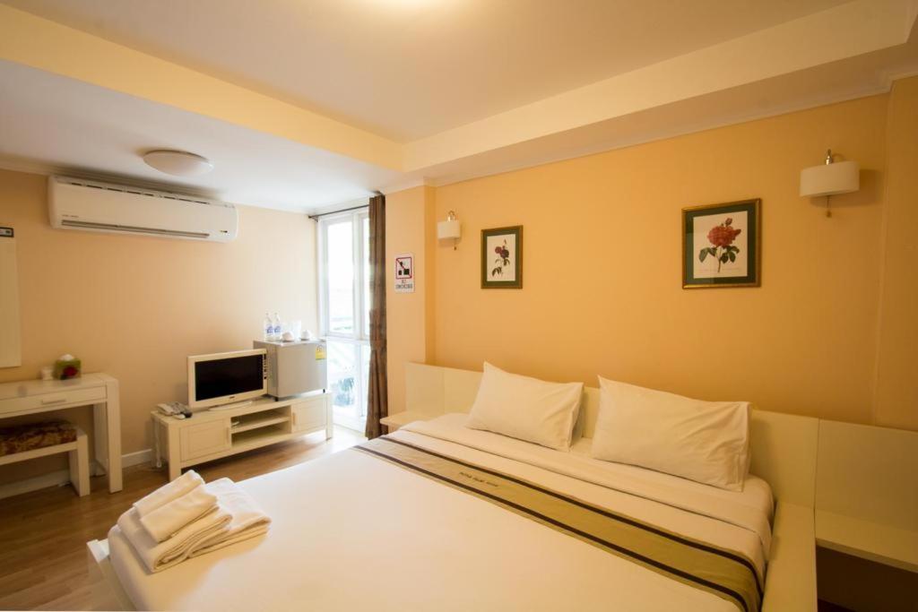 Triple Palms House Ξενοδοχείο Τσιάνγκ Μάι Εξωτερικό φωτογραφία